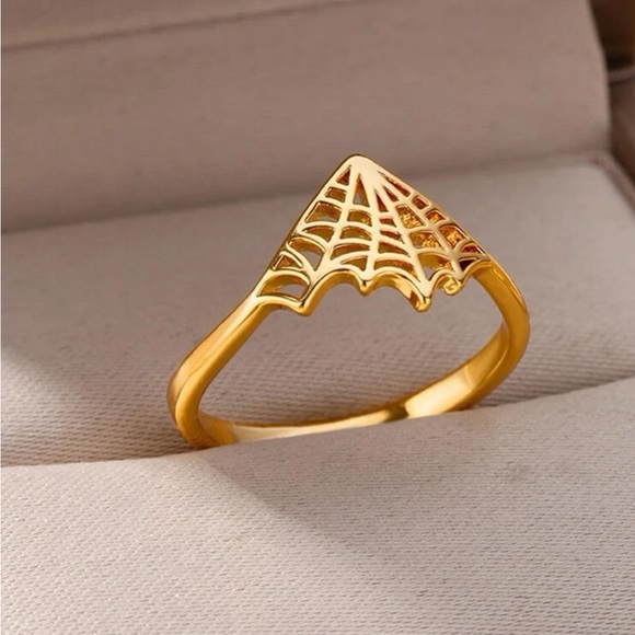 Golden Spider Web Ring - Picture 4 of 5